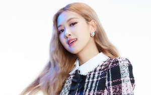 Rose Black Pink Bikin Deg-Degan Lewat Tatapan Matanya