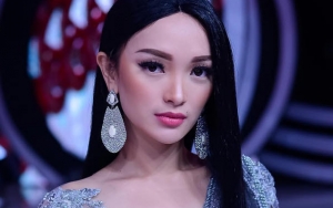 Zaskia Berita Foto Video Lirik  Lagu Profil Bio 