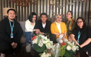 Teman Syahrini Norak Nyosor Cium Reino, Bongkar Sikap Asli Eks Luna Maya ke Tukang Kebun