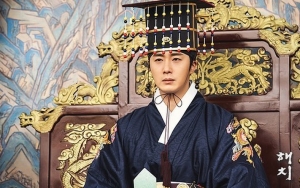Jung Il Woo Traktir Makan Staf 'Haechi', Foto Babi Panggang Curi Fokus