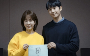 Han Ji Min dan Jung Hae In Akrab Saat Baca Naskah 'Spring Night', Ekspresi Malu-Malu Bikin Gemas