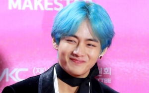 V BTS Lakukan Aksi 'Berbahaya' Saat Konser dan Bikin Security Ketar-Ketir 