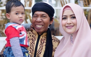 Meggy Wulandari Pajang Foto Bareng Kiwil, Tulis Soal Fitnah Adu Domba Untuk Sindir Istri Pertama?