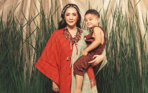 Rafathar Mendadak Cakar dan Angkat Rok Nagita Slavina di Depan Umum, Alasannya Sepele