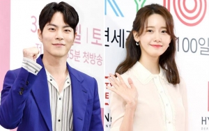 Hong Jong Hyun Pamer Foto Bareng Yoona Cs, Fans Fokus 'Baju Couple'