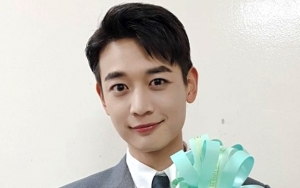 Minho SHINee Pamerkan Foto Saat Sudah Gunduli Rambut Jelang Masuk Wamil di Angkatan Laut