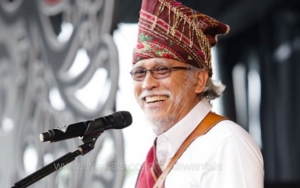 Iwan Fals Goda Jokowi-Prabowo Kecapekan Kampanye, Pamer Foto Pemimpin Pilihannya Jelang Pemilu