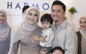 Dian Ayu Istri Ananda Omesh Desain Baju Sendiri Demi Tampil Tomboi Sekaligus Feminim