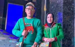 Uya Kuya Pamer Rambut Biru Ngaku Mirip V BTS, Astrid Kuya Sang Istri: Malesin