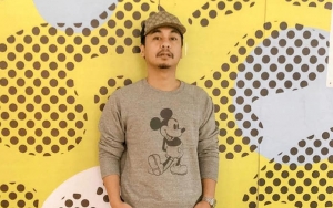 Raditya Dika Pajang Selfie Usai Nyoblos Terinspirasi Nicholas Saputra, Tanyakan Kemiripan Wajah