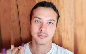 Nicholas Saputra Tepati Janji Hapus Foto Selfie Usai 24 Jam, Netter Mewek Berjamaah