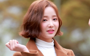 Yeonwoo Momoland Jadi Perbincangan Gara-Gara Celana Pendek Kekecilan