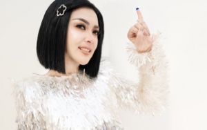 Kaki Berangsur Membaik, Syahrini Berani Pose Cantik