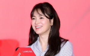 Song Hye Kyo Dipuji Lebih Cantik Dari Dewi Usai Pose Umbar Paha di Majalah