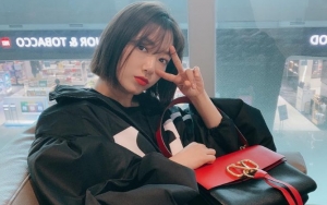 Park Shin Hye Pamer Foto Jalan-Jalan di Inggris, Gaya Busana yang Keren Banjir Pujian
