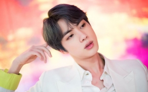 Lucunya Jin BTS Tersipu Digoda Soal Ini Padahal Biasa Malu-Maluin 