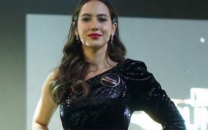  Pakai Rambut Poni Baru, Pose Jelek Malah Buat Pevita Pearce Cantik