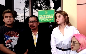  Hadiri Sidang Perdana Kriss Hatta, Hilda Vitria Kurang Puas 'Suami Palsu' Belum Kena Karma Total