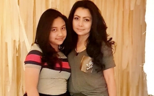 Putri Mayangsari Seksi Pakai Kemben dan Melet Pamer Ketiak, Haters: Awas Jangan Jadi Pelakor