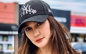  Luna Maya Semringah Pasang Stiker Huruf 'A', Netter Ramai Tandai Akun Ariel NOAH