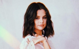 Penampilan Perdana Selena Gomez di Red Carpet Usai Jalani Perawatan Mental, Makin Cantik dan Seksi!