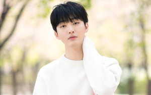 Bak Seorang Pakar, Yoon Jisung Imbau Fans Agar Berkencan dengan Cara Ini