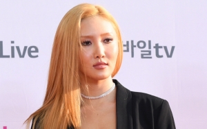Hwasa Mamamoo Diejek Habis-Habisan Usai Pede Tanpa Make Up di Bandara
