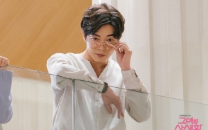 Kacamata Kim Jae Wook di 'Her Private Life' Jadi Bahan Perbincangan