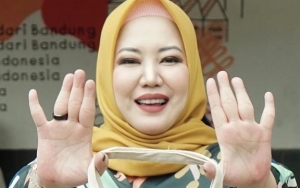 Risa Saraswati Kesal Dibilang Kesurupan, Bahas 'Gigit-Gigit Paku' Sindir Rey Utami?