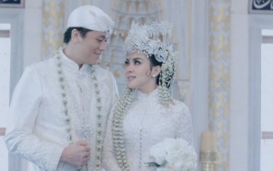 Syahrini dan Suami Duet Nyanyi di Resepsi Pernikahan, Suara Reino Barack Bikin Netter Tercengang