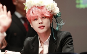 Kacamata Pink Jimin BTS di BBMA Langsung Ludes Padahal Harganya Mahal, Berapa?