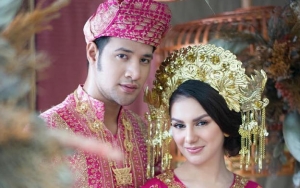 Bakal Berhijab, Irish Bella 'Disemprot' Pamer Dada dan Paha Saat Bulan Madu Bareng Ammar Zoni