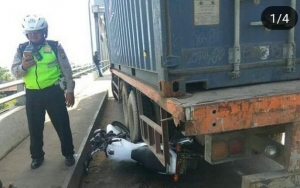 Polisi Heroik di Kalbar Korbankan Motor Demi Ganjal Truk Rem Blong, Selamatkan Banyak Nyawa 