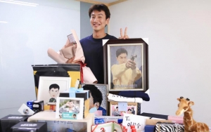 Lucunya Lee Kwang Soo Dandan Jadi Robot Bumblebee di Hari Anak