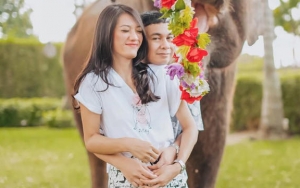 Bagikan Foto Perdana Usai Melahirkan, Anissa Aziza: Bayi Siapa Nih?