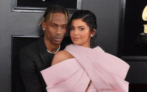 Kylie Jenner Buatkan Tato Cinta untuk Travis Scott