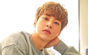 Xiumin Pamer Kepala Gundul Jelang Wamil, Chanyeol, Kai Cs Baper di Komentar