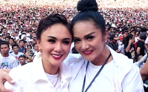  Yuni Shara dan Krisdayanti Bagikan Tradisi Buka Bersama Keluarga, Netter Sinis Soroti Cara Makan