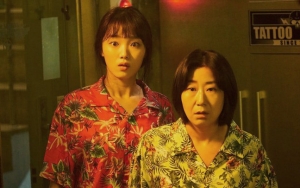 Ra Mi Ran dan Lee Sung Kyung Bekerja Keras di Tengah Hawa Panas Saat Syuting Film 'Girl Cops'