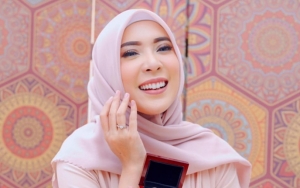 Fitri Tropica Beber 3 Rekan Artis Yang Membuatnya Mantap Berhijrah Sejak Tahun 2018 Lalu, Siapa?