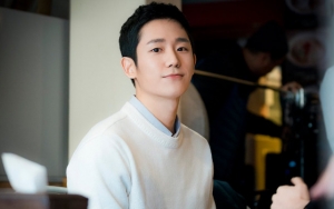 Jung Hae In Girang Reuni Bareng Sutradara Ahn Pan Seok, Ngaku Terpesona dengan Naskah 'Spring Night'
