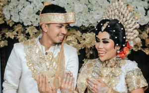  Ultah Ke-28, Evi Masamba Dikecup Mesra Suami Minta Doa Langgeng Sampai Surga