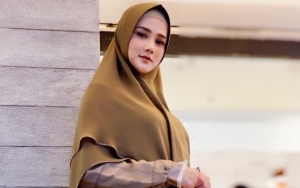 Mulan Pamer Doa di Sosmed, Aura Pelakor Binal Dibully Terpancar Saat Garuk-Garuk di Sidang Dhani