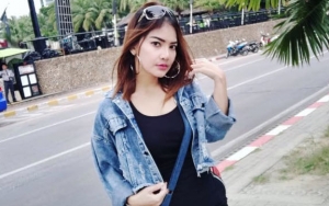  Irma Darmawangsa Umrah Pajang Foto Sentuh Kakbah Malah Dibully Pencitraan Demi Pansos