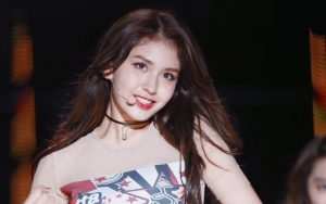 Agensi Rilis Foto Teaser Kedua Jeon Somi, Tanggal Debut Solo Masih Jadi Misteri