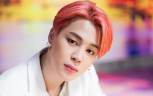 Netizen Tak Percaya Jimin Member Terpendek di BTS Setelah Lihat Foto-Foto Ini