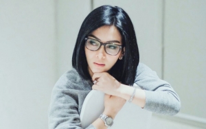 'Kejanggalan' di Foto Cantik Syahrini Saat Dinner Silaturahmi Jadi Sorotan Netizen