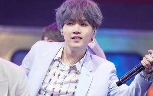 Suga BTS Selfie Tanpa Make Up, Kulit Bersih dan Mulus Bikin Cewek-Cewek Iri