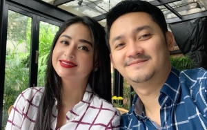  Totalitas Kerja, Momen Dewi Persik Kepergok Ketiduran Di Pelukan Suami Bikin Iri