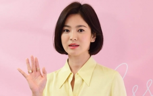 Song Hye Kyo Tampil Anggun di Event Terbaru, Netizen: Cantiknya Tak Tertandingi